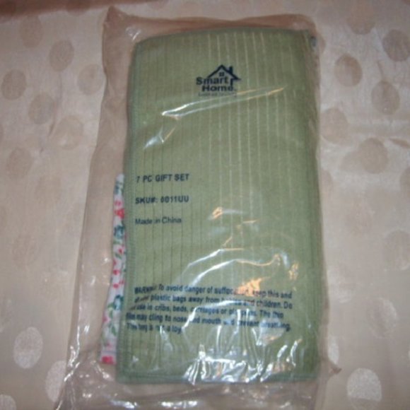 7 Piece Kitchen Towel Set With Oven Mitt Floral New In Package Smart Home - Picture 3 of 3